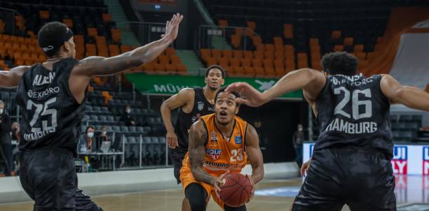 鲜明对比 鲜明对比