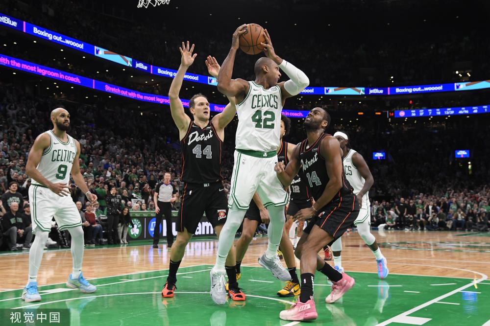 在舞蹈中展 在舞蹈中展